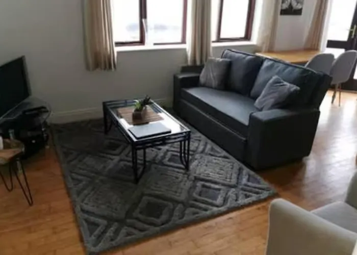 Loft With Views דירה